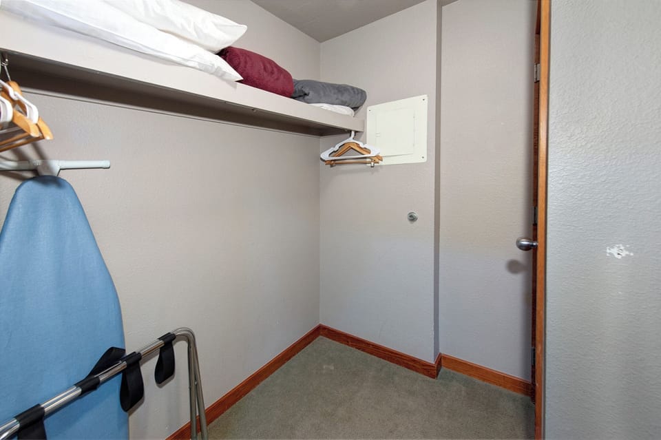 Condo (0 Bedroom) | Property amenity