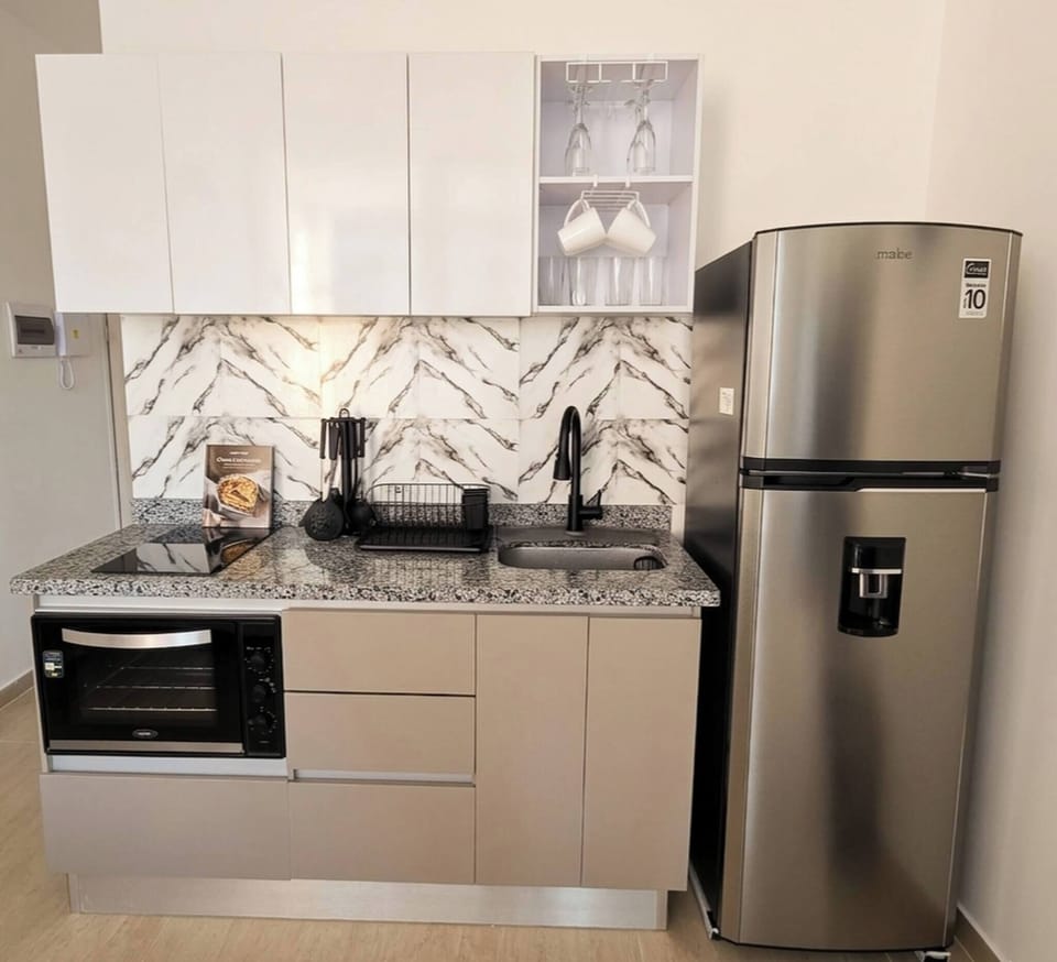 Apartment, 1 Bedroom, Accessible, Lake View | Interior