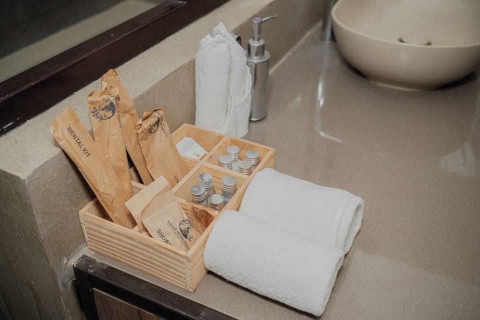 Shower, free toiletries, towels, toilet paper