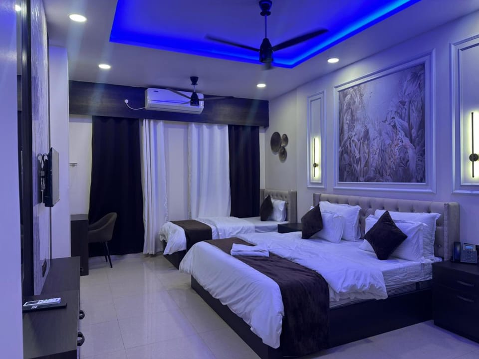 Triple Room | Rollaway beds, free WiFi, bed sheets