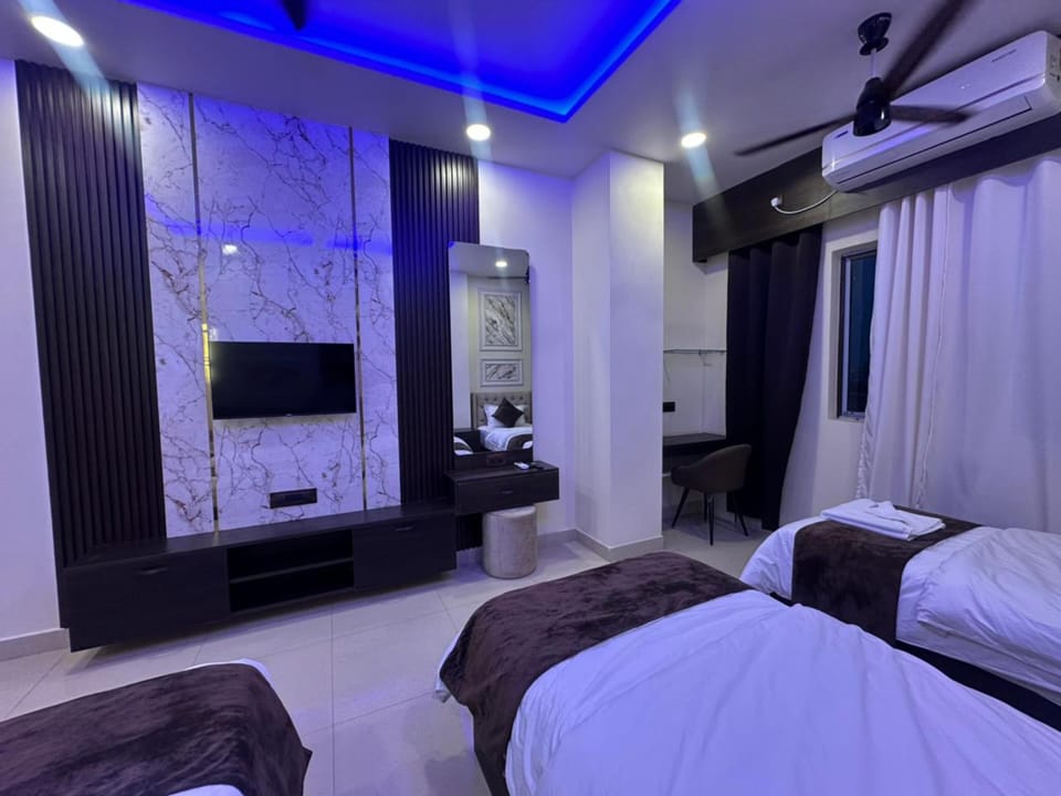 Triple Room | Rollaway beds, free WiFi, bed sheets