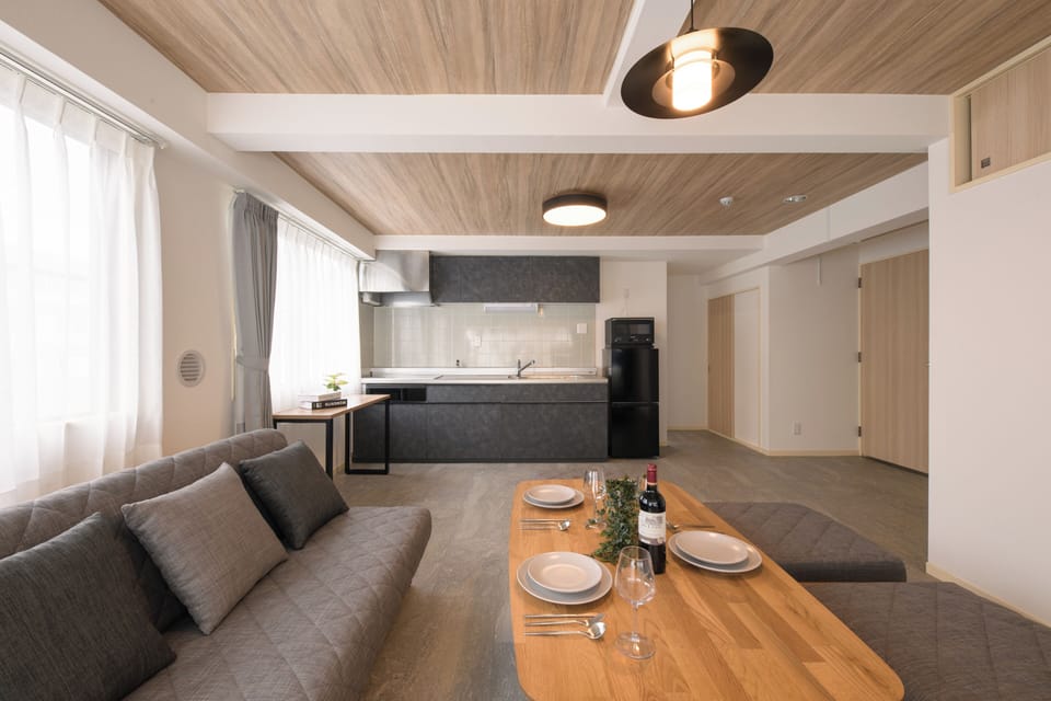 Deluxe Apartment, 2 Bedrooms | In-room dining