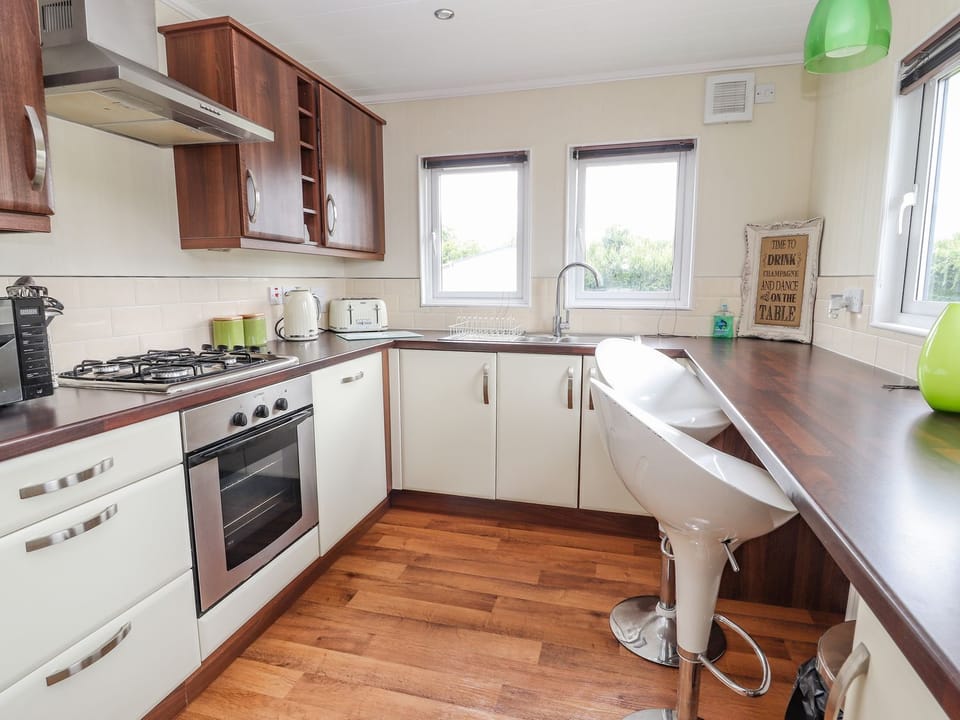 Dishwasher, cookware/dishes/utensils