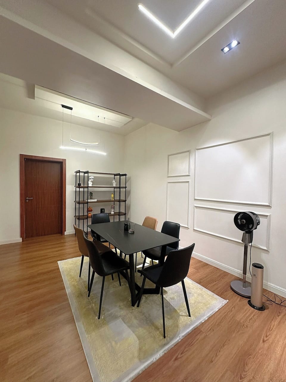 Deluxe Apartment, Balcony, City View | Dining