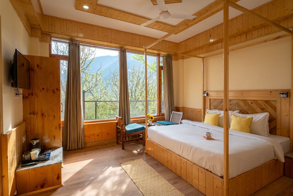 Comfort Double Room, Garden View | Desk, free WiFi, bed sheets