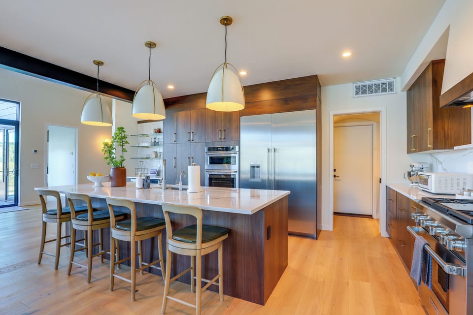 House (5 Bedrooms) | Interior