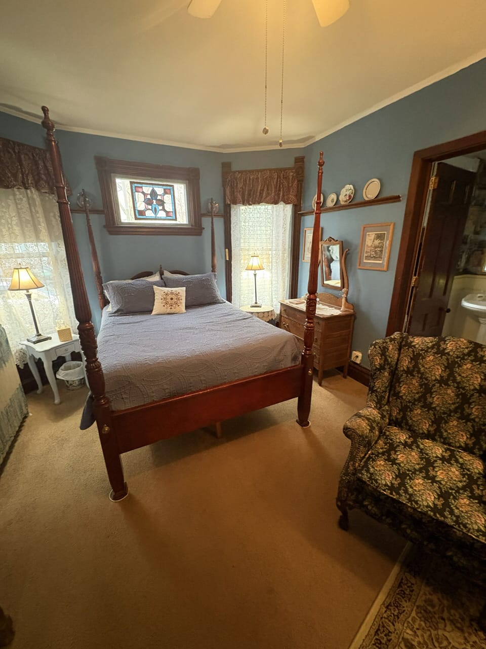 Standard Room, 1 Queen Bed, Non Smoking | Free WiFi