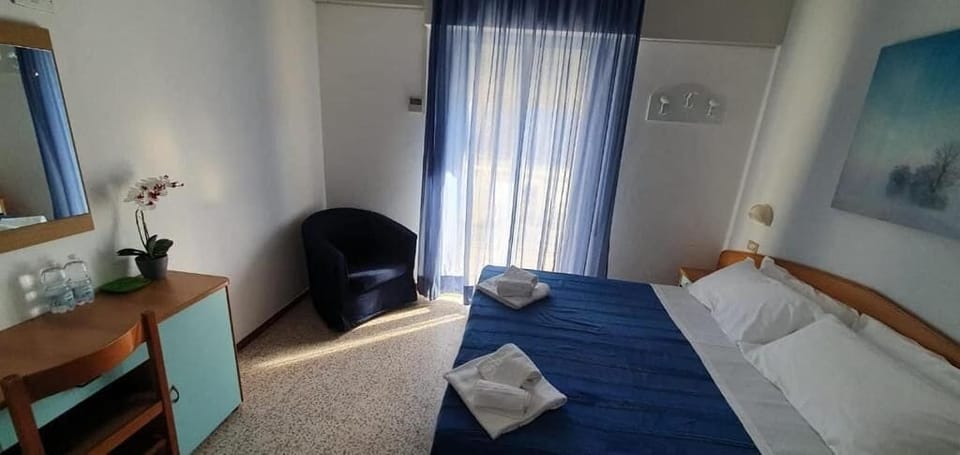 Double Room, Balcony, City View | In-room safe, free WiFi
