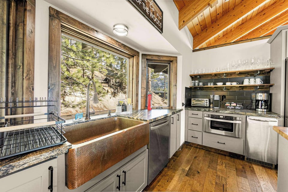 House, Multiple Beds, Balcony, Mountain View (Tahoe Nirvana) | Private kitchen