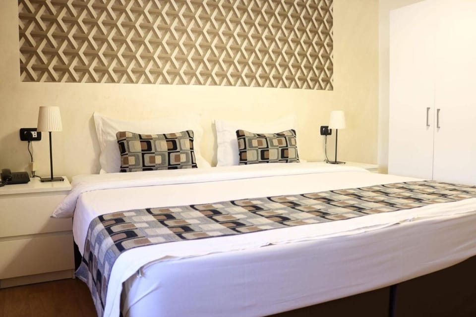 Minibar, in-room safe, desk, soundproofing
