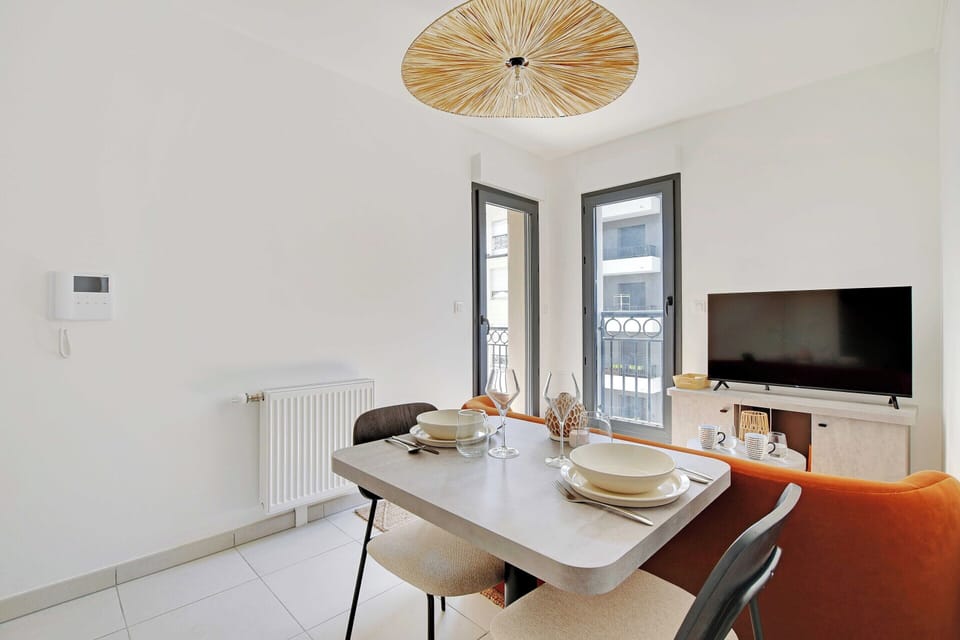 Apartment | Dining