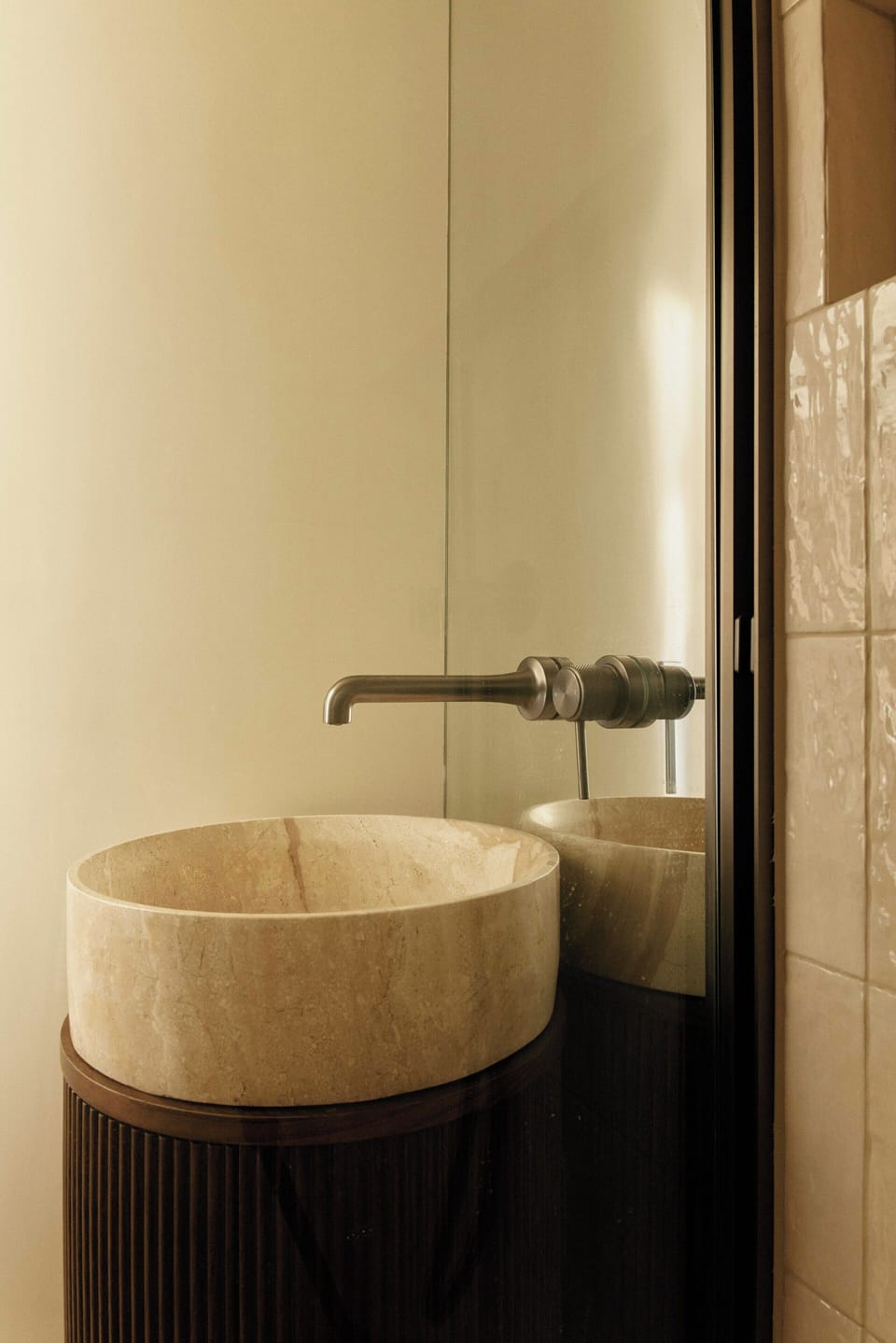 Apartment | Bathroom | Hair dryer, towels, shampoo