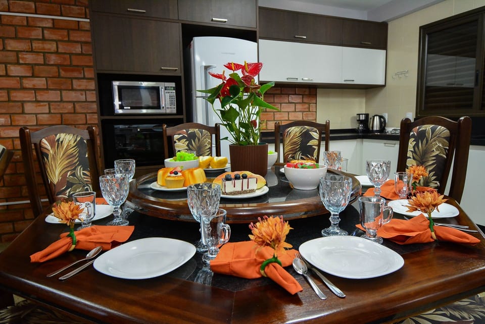 Villa | Dining