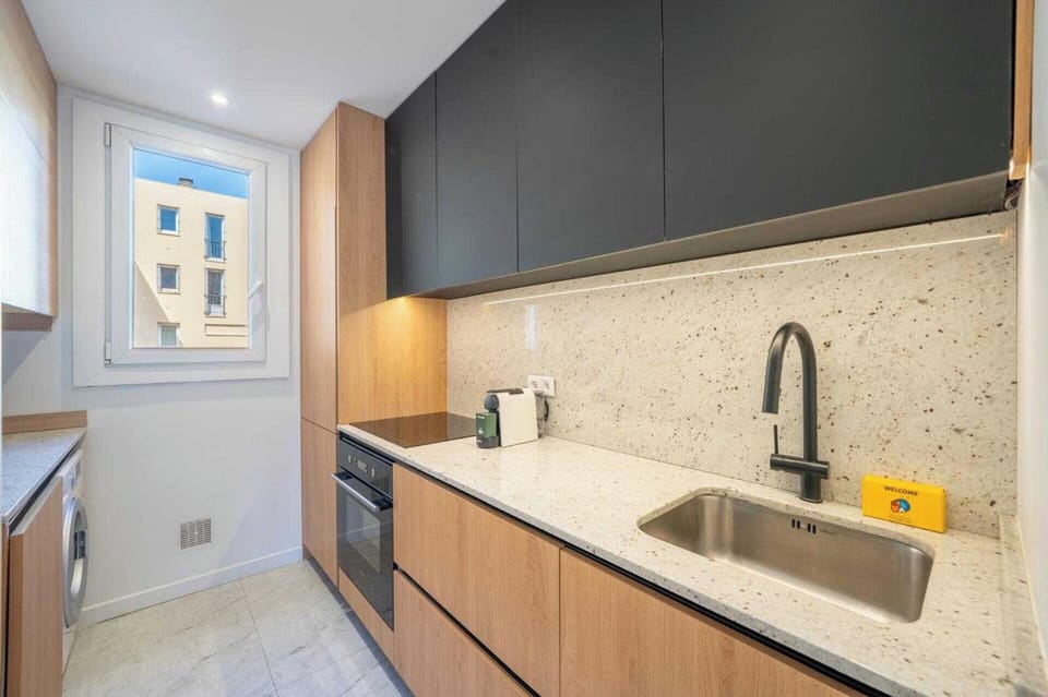 Apartment | Private kitchen | Fridge, microwave, oven, stovetop