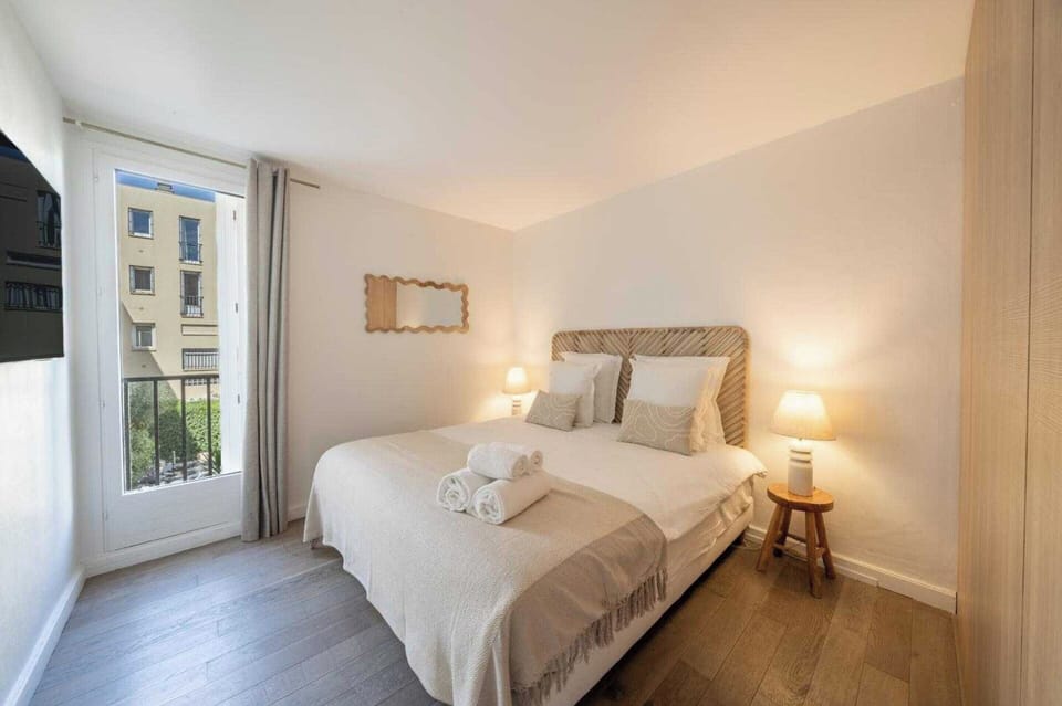 Apartment | 2 bedrooms, laptop workspace, iron/ironing board, bed sheets