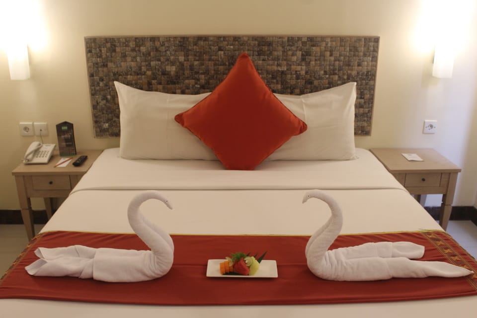 Superior Queen Room | 1 bedroom, premium bedding, pillowtop beds, in-room safe