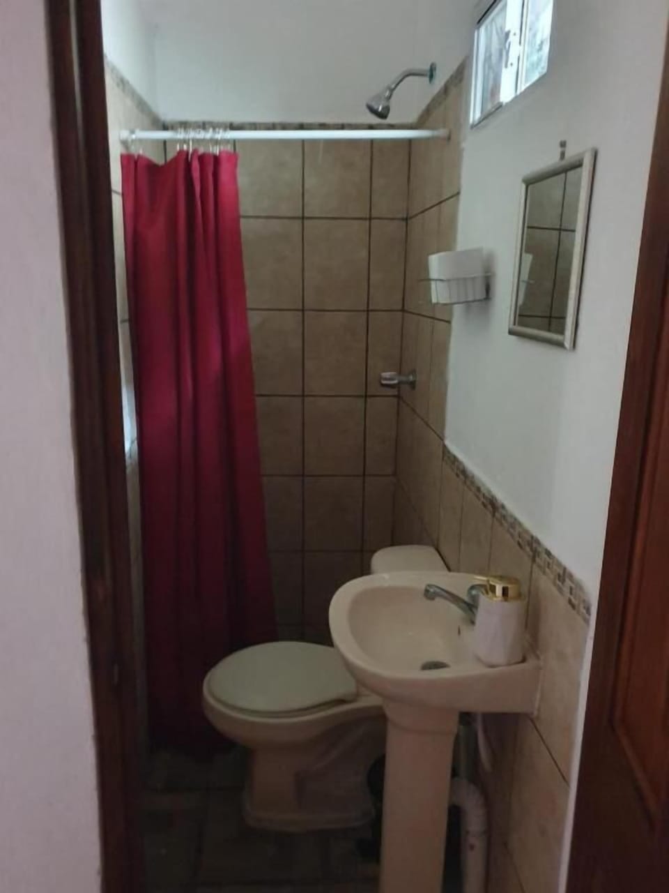 Shower, soap, shampoo, toilet paper