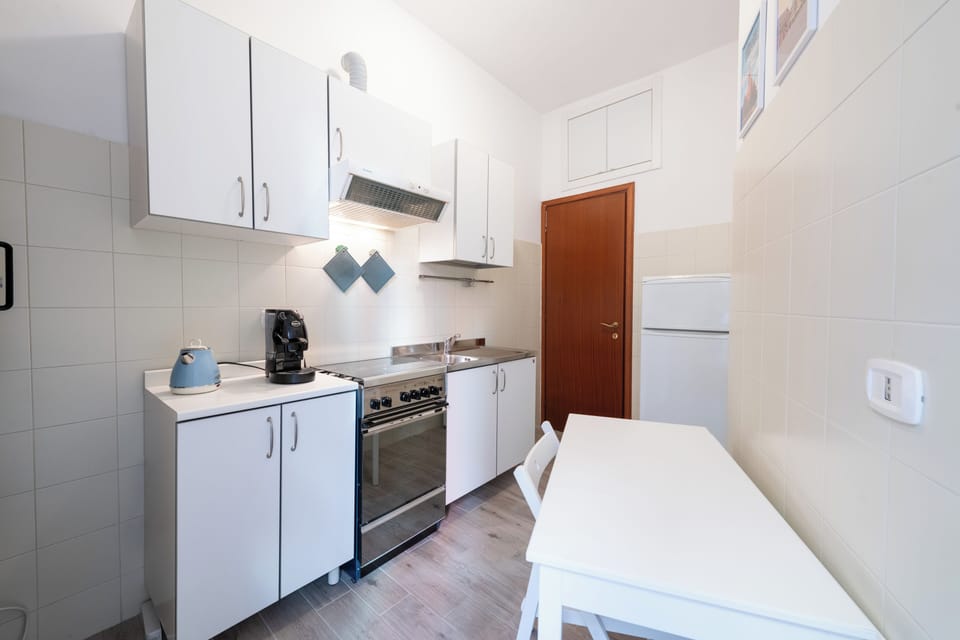 Apartment (1 Bedroom) | Private kitchen | Microwave, oven, stovetop, espresso maker