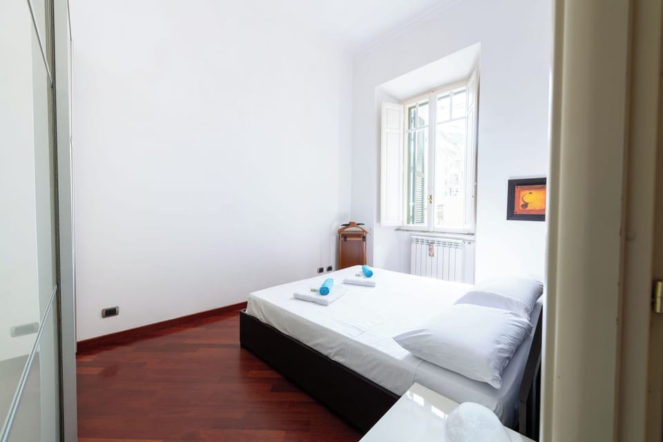 Apartment (1 Bedroom) | 1 bedroom, laptop workspace, iron/ironing board, bed sheets