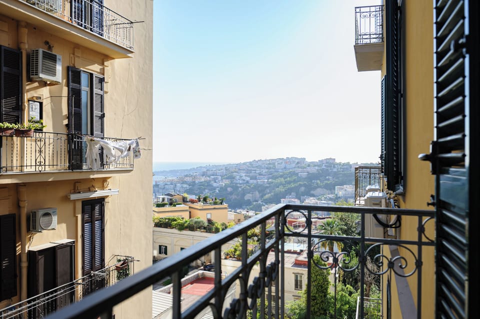 Apartment (3 Bedrooms) | Balcony