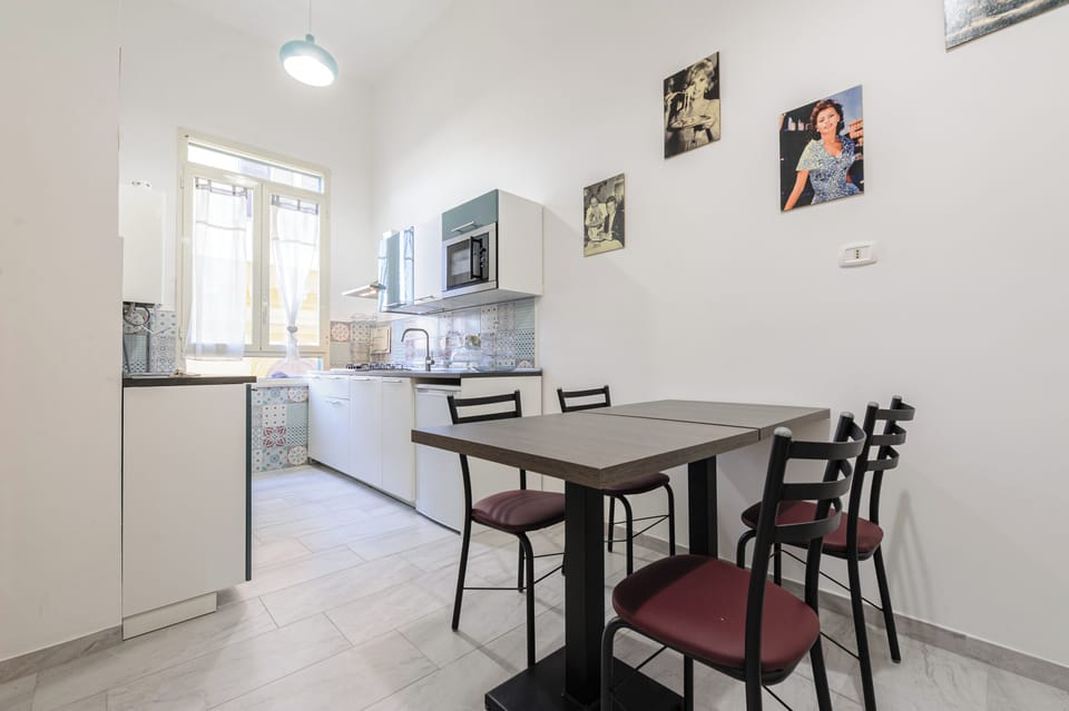 Apartment (3 Bedrooms) | Private kitchen | Espresso maker, microwave, stovetop, electric kettle