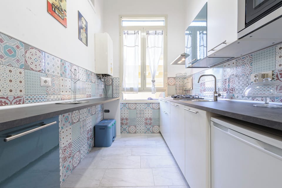 Apartment (3 Bedrooms) | Private kitchen | Espresso maker, microwave, stovetop, electric kettle