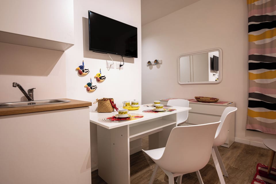 Apartment (2 Bedrooms) | Private kitchen | Espresso maker, microwave, stovetop, electric kettle