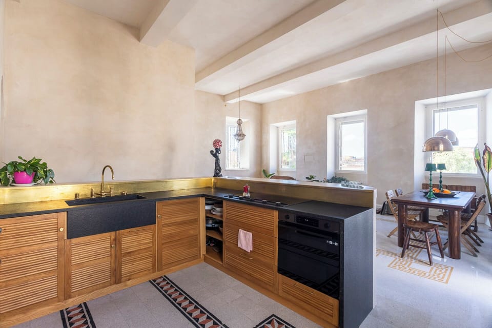 Apartment (1 Bedroom) | Private kitchen | Stovetop, cookware/dishes/utensils