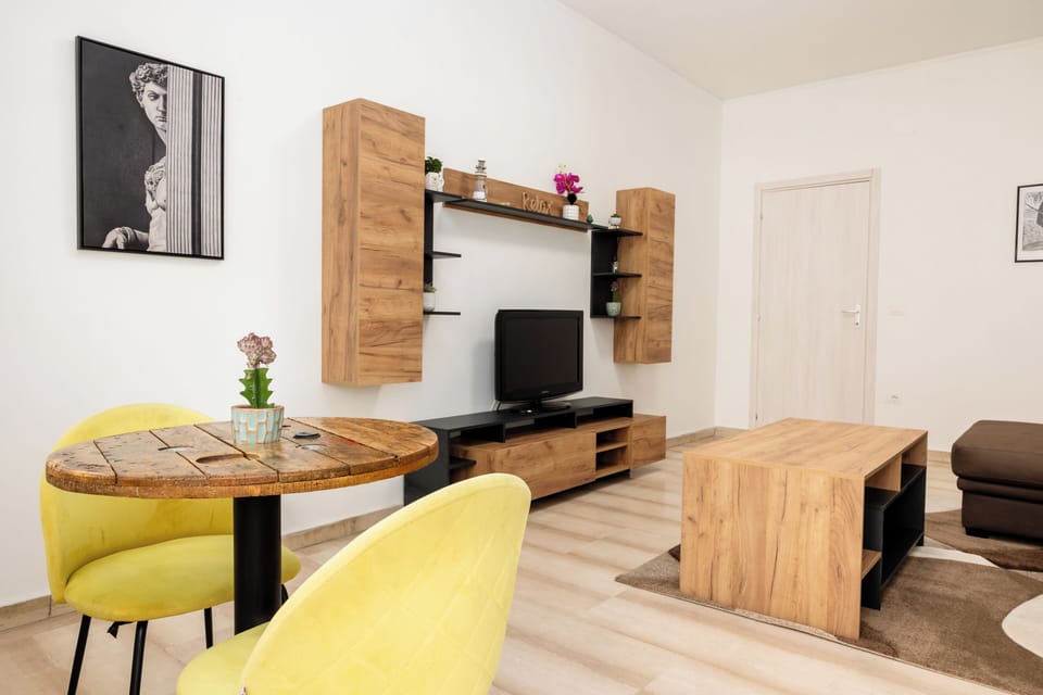Apartment (2 Bedrooms) | Living area | TV
