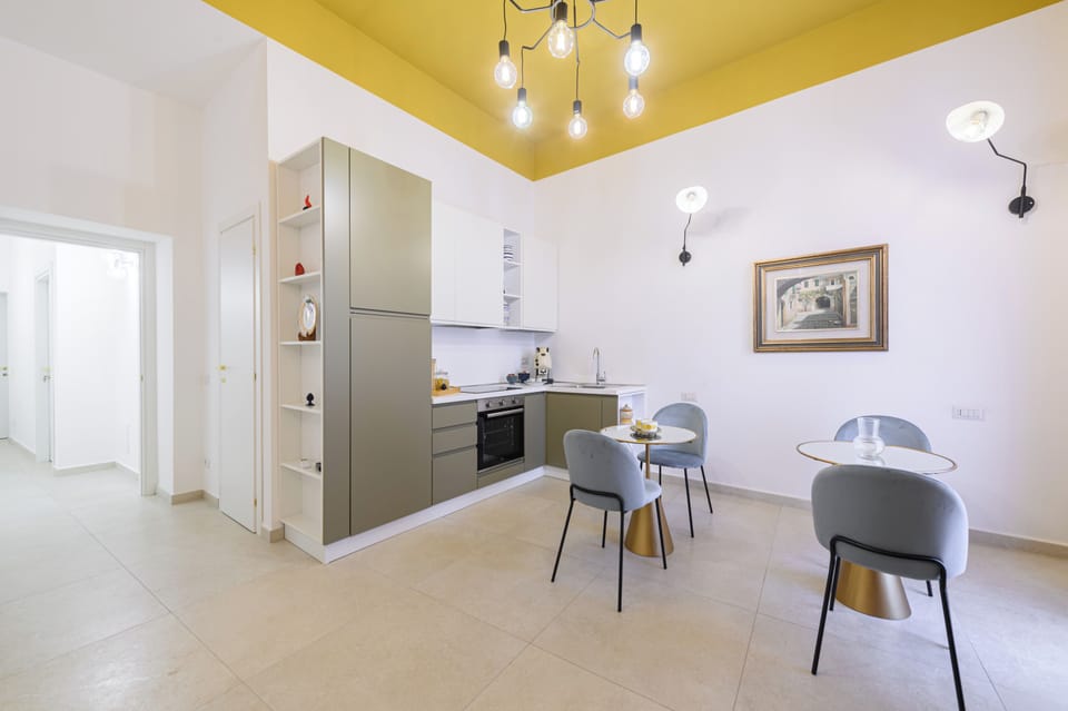 Apartment (5 Bedrooms) | Private kitchen | Espresso maker, oven, stovetop, electric kettle