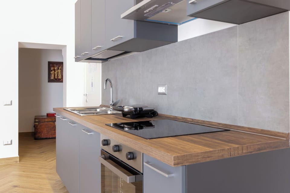 Apartment (3 Bedrooms) | Private kitchen | Espresso maker, microwave, oven, stovetop
