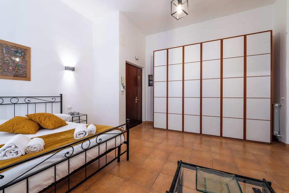 Apartment (1 Bedroom) | 1 bedroom, iron/ironing board, bed sheets