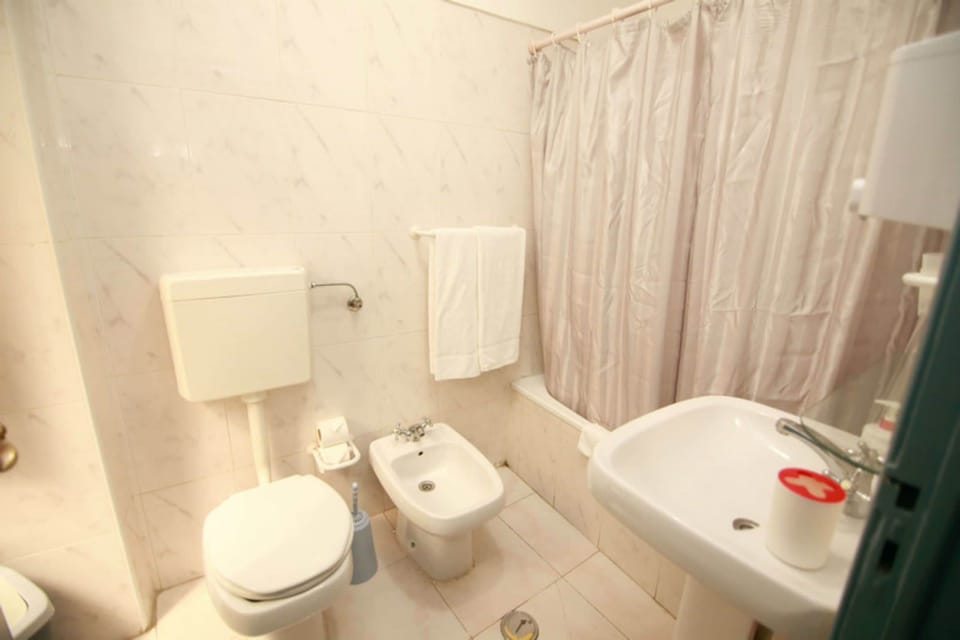 Residencial João XXI Bed and Breakfast in Lisbon