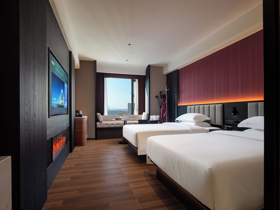 Luxury Twin Room, City View | Egyptian cotton sheets, premium bedding, pillowtop beds