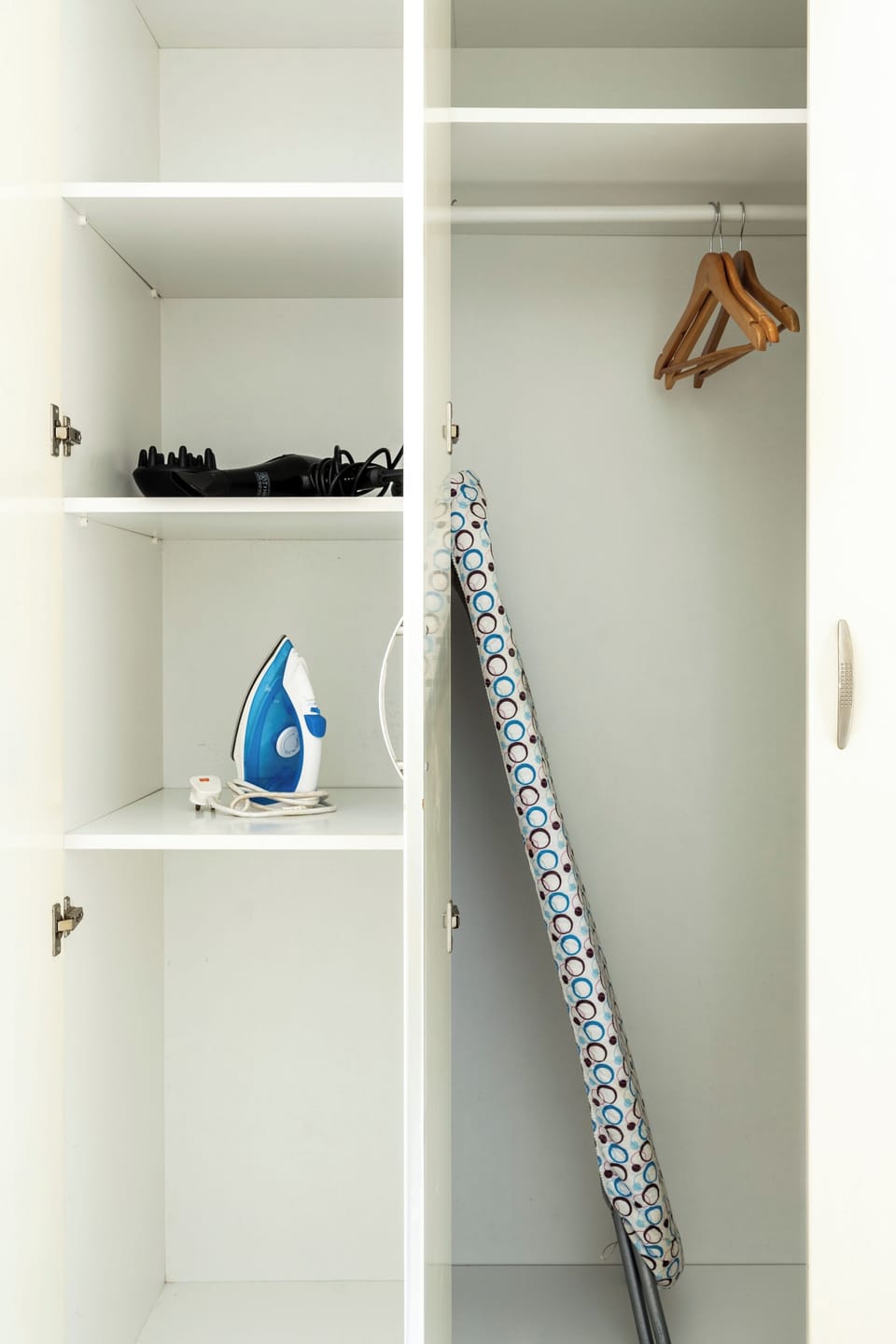 Apartment, 2 Bedrooms, Kitchen, City View | Wardrobe