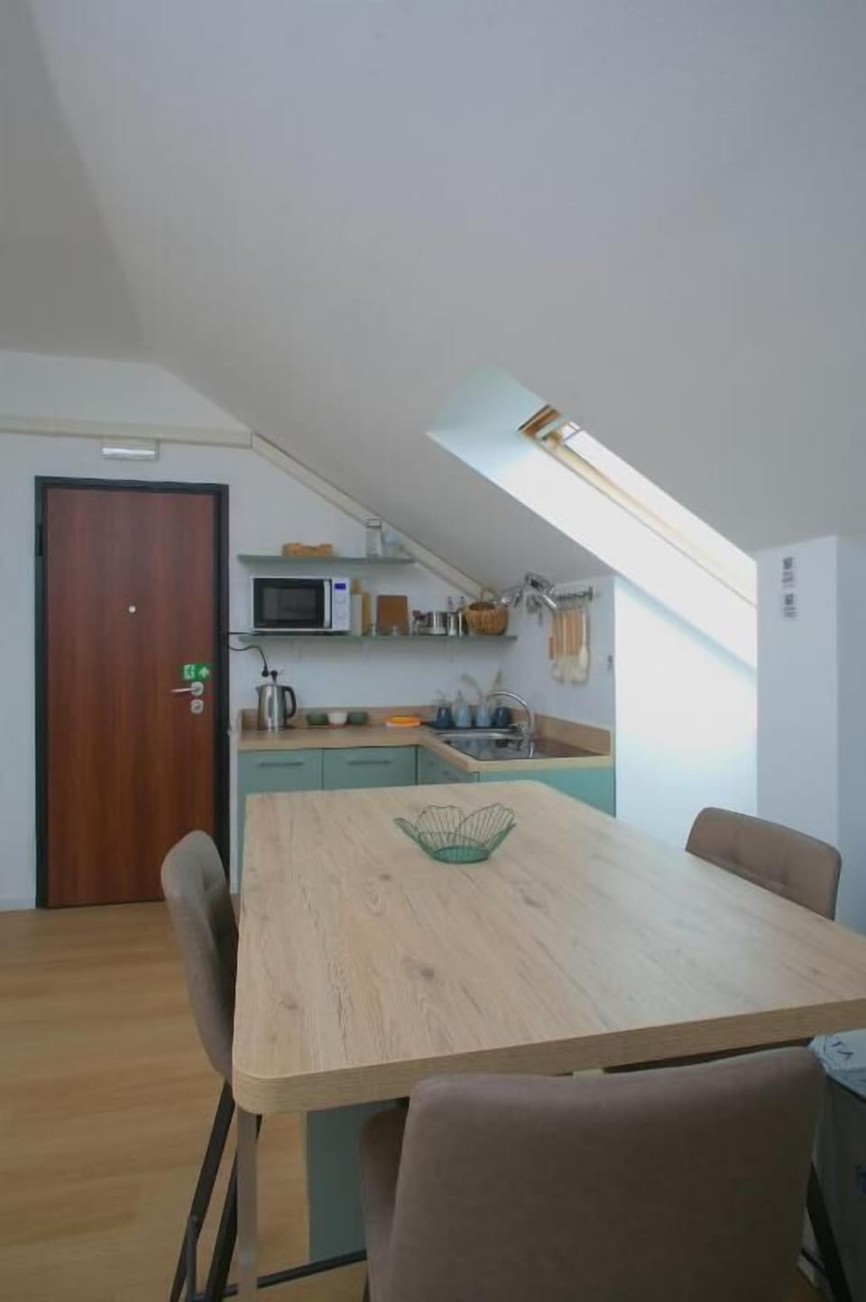 Apartment, City View | Dining