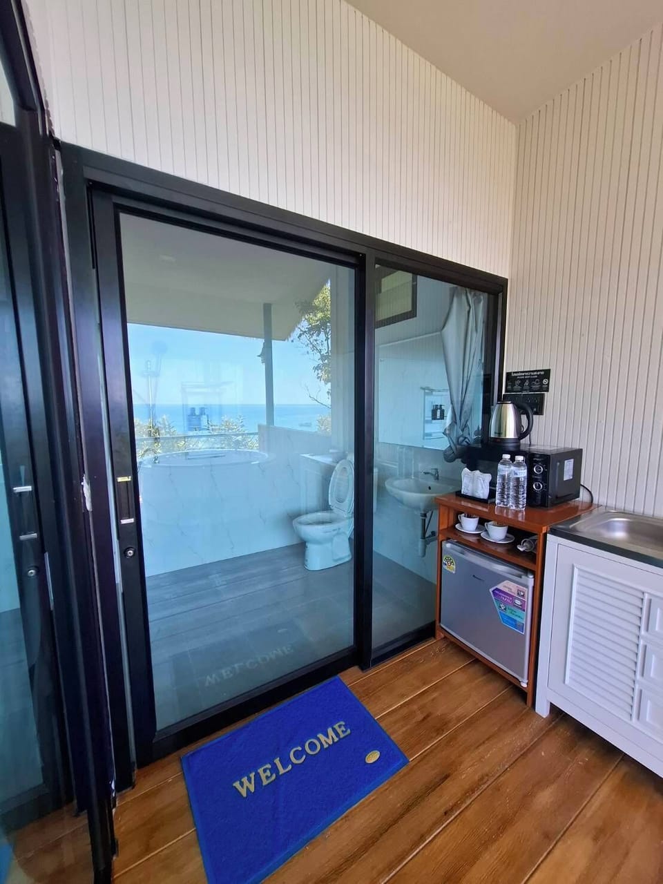 Deluxe Double Room, Partial Sea View | Interior