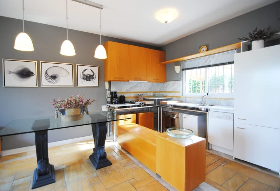 House | 4 bedrooms, Internet