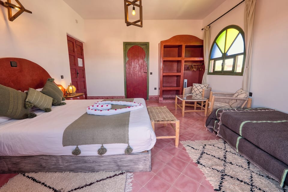 Comfort Triple Room, Garden View | Bed sheets