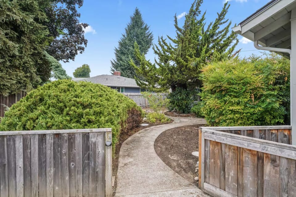 House, 2 Bedrooms | Property grounds