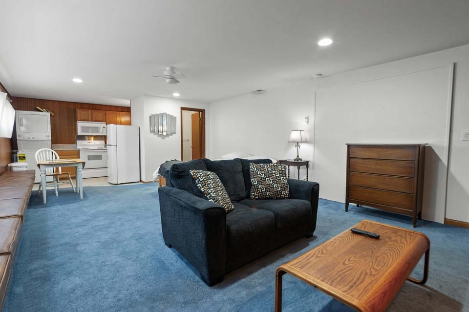 Studio, 1 Bedroom | Living area