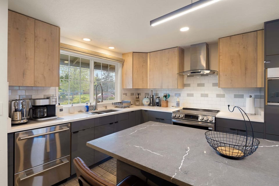 House, 2 Bedrooms | Private kitchen | Fridge, oven, coffee/tea maker, toaster
