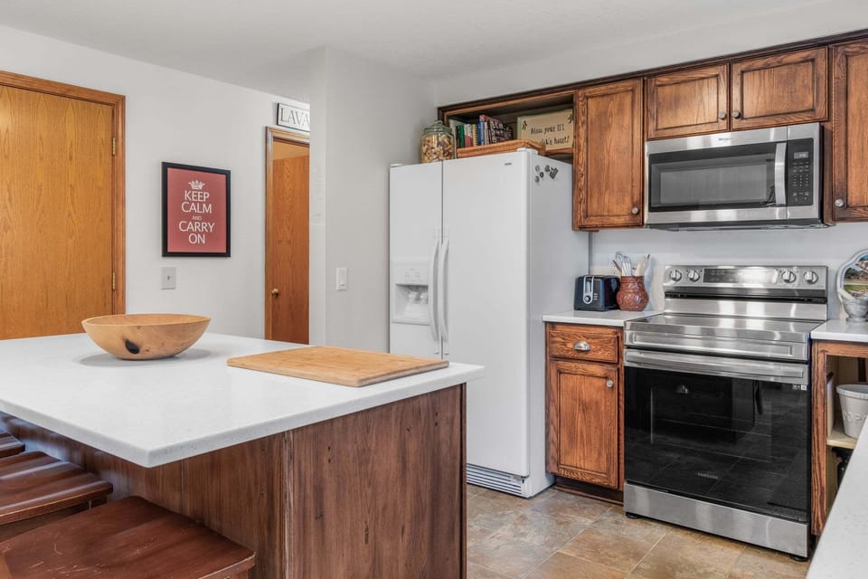 House, 4 Bedrooms | Private kitchen | Fridge, oven, coffee/tea maker, toaster
