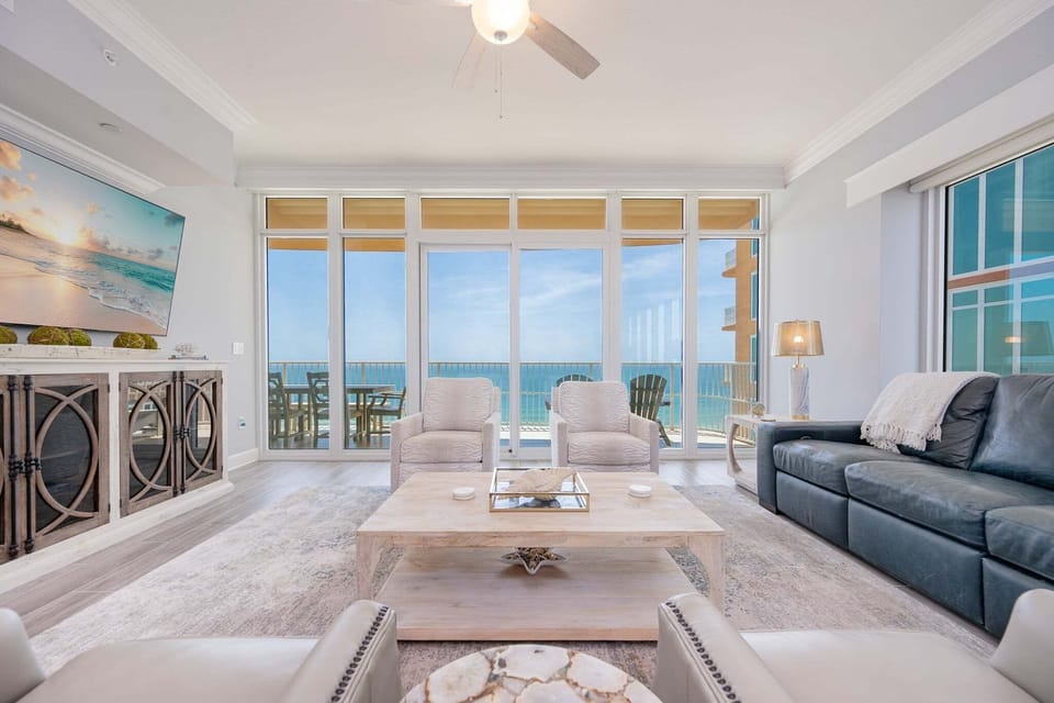 Condo, 4 Bedrooms | Living area