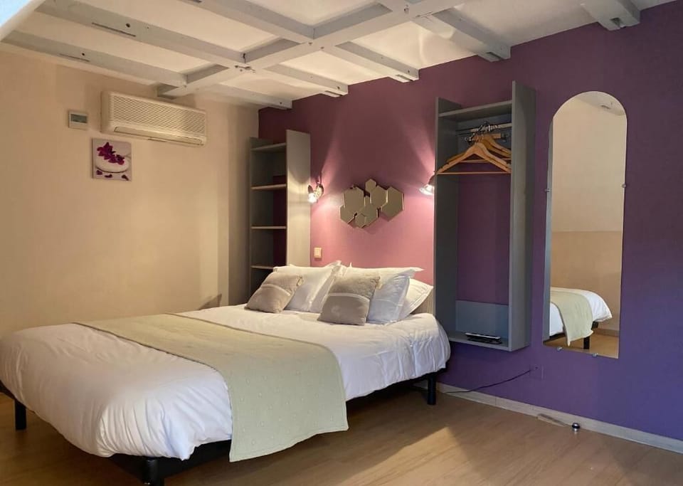 Iron/ironing board, free WiFi, bed sheets, wheelchair access