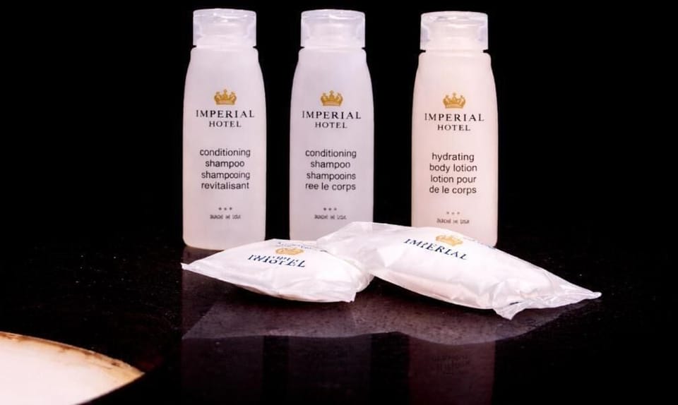 Deluxe Double Room, 1 Queen Bed | Bathroom amenities | Free toiletries, towels