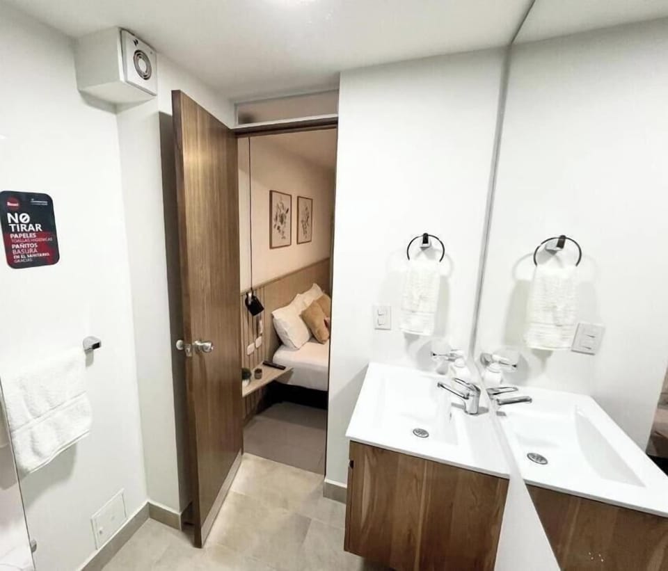 Towels, soap, shampoo, toilet paper