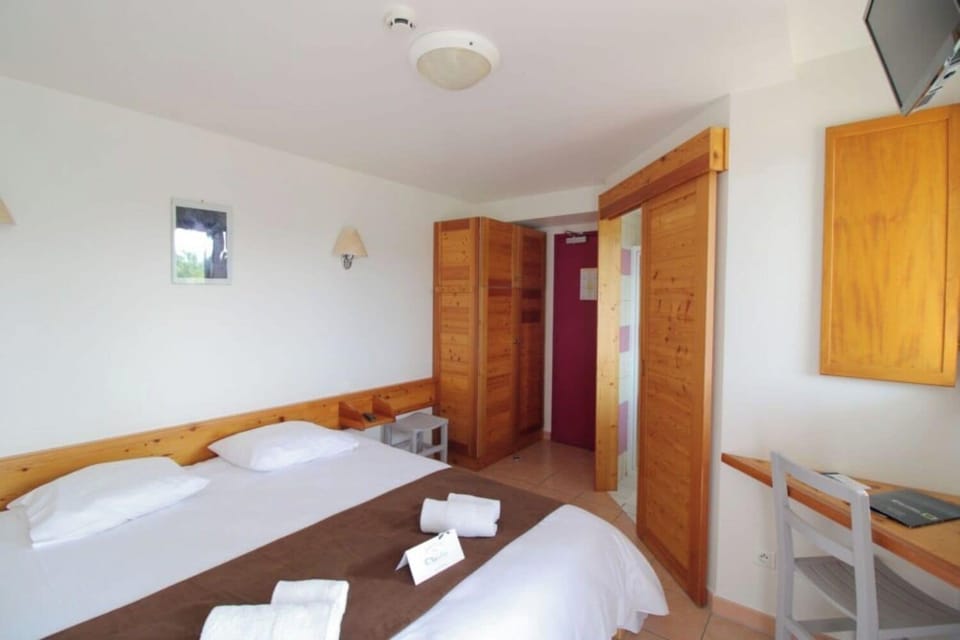 Standard Double Room, Balcony | Free WiFi, bed sheets