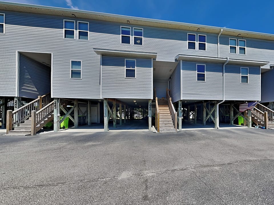 Studio (3 Bedrooms) | Property amenity