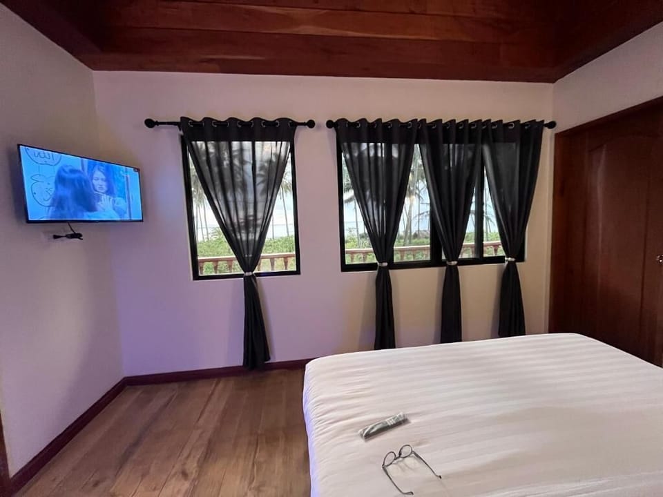 Premium Suite, Beach View | WiFi (free)